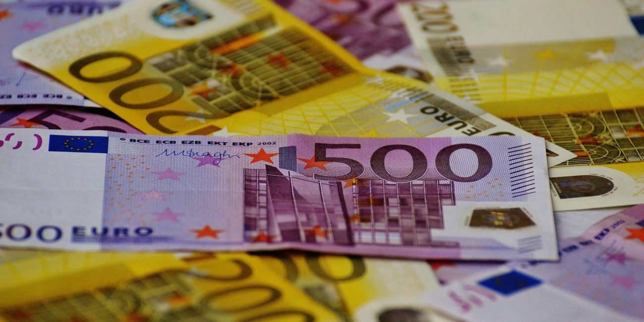 The Treasury will fine those who deposit or withdraw cash in this way