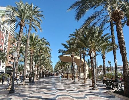 Two injured in a stabbing on the Esplanade in Alicante