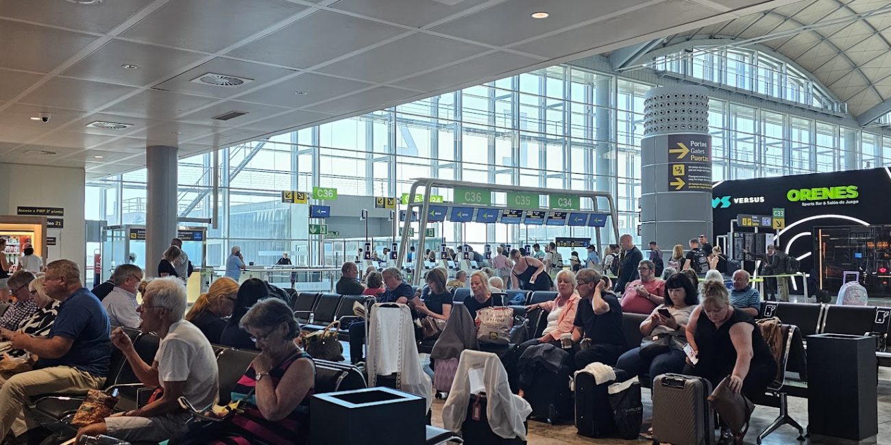 Alicante and Valencia airports close October with 17.2 and 10 million accumulated passengers