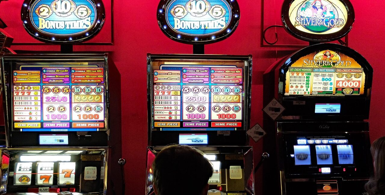 Man stabbed to steal his winnings from a gaming arcade